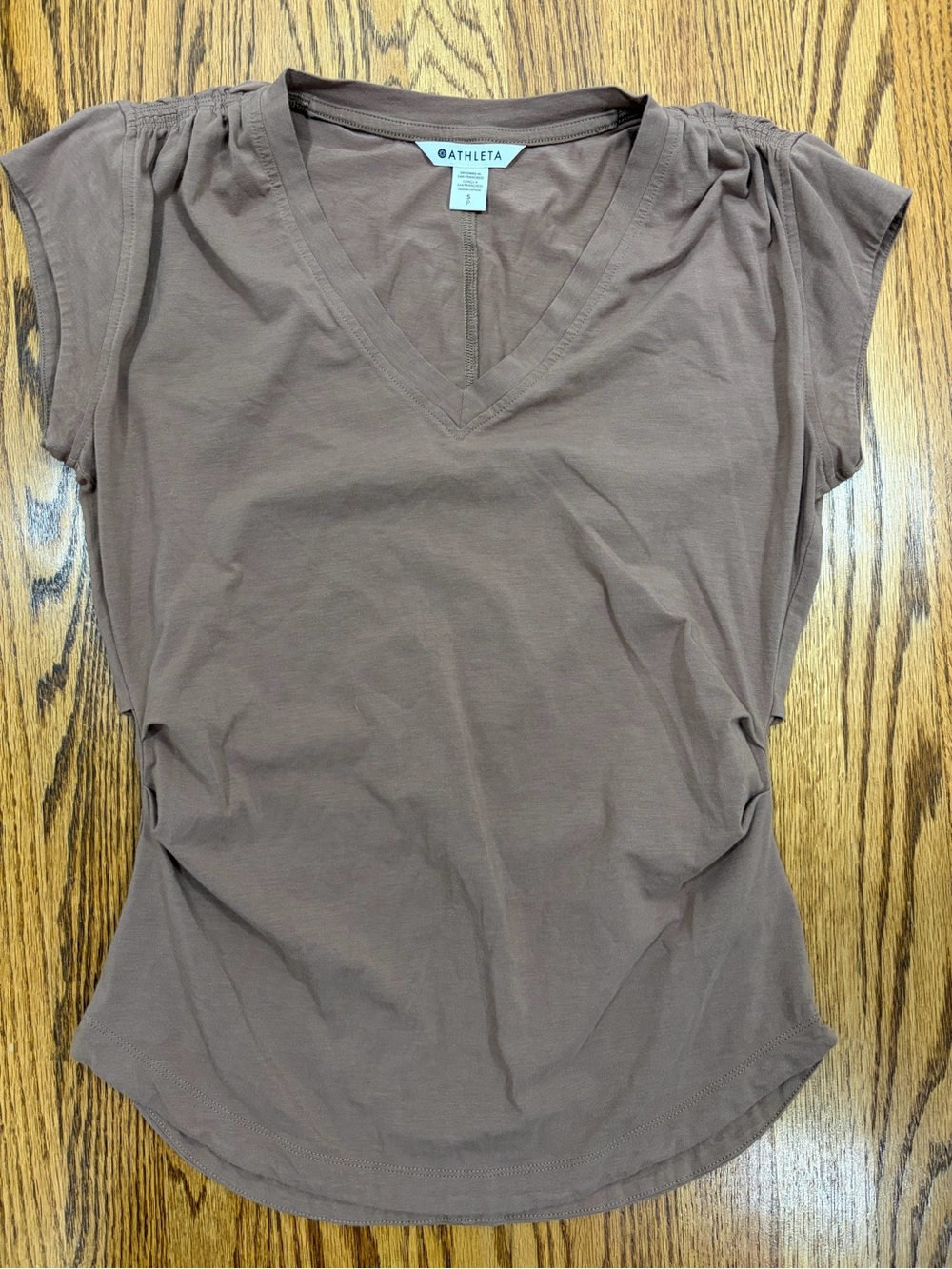 NWT Athleta Outbound V-neck Ruched T-shirt "Power of She" Rustic Beige (S) - Picture 2 of 9